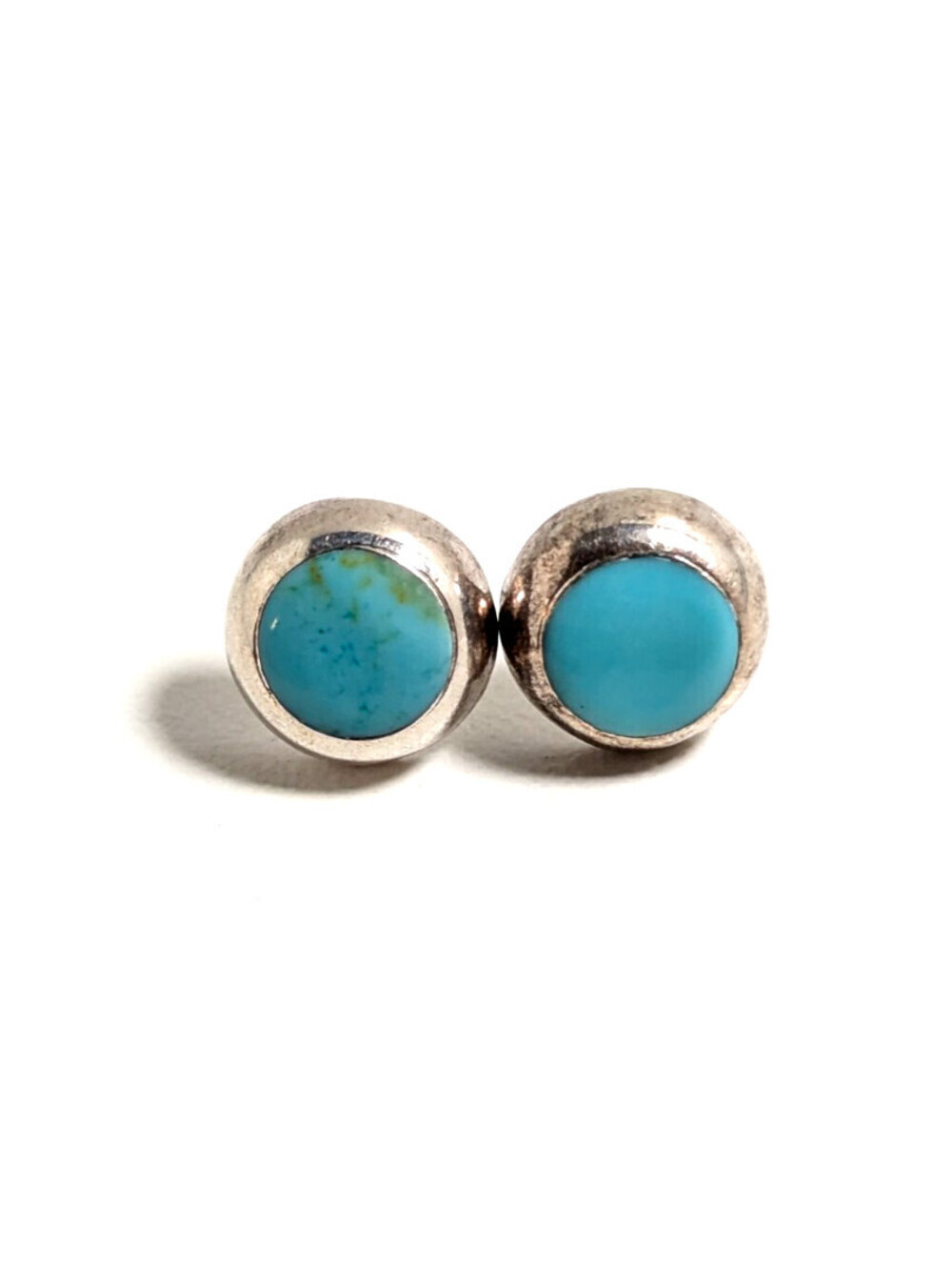 Elegant Sterling Silver 925 Blue Cabochon 10mm Round Bezel Stud Earrings 1.23g